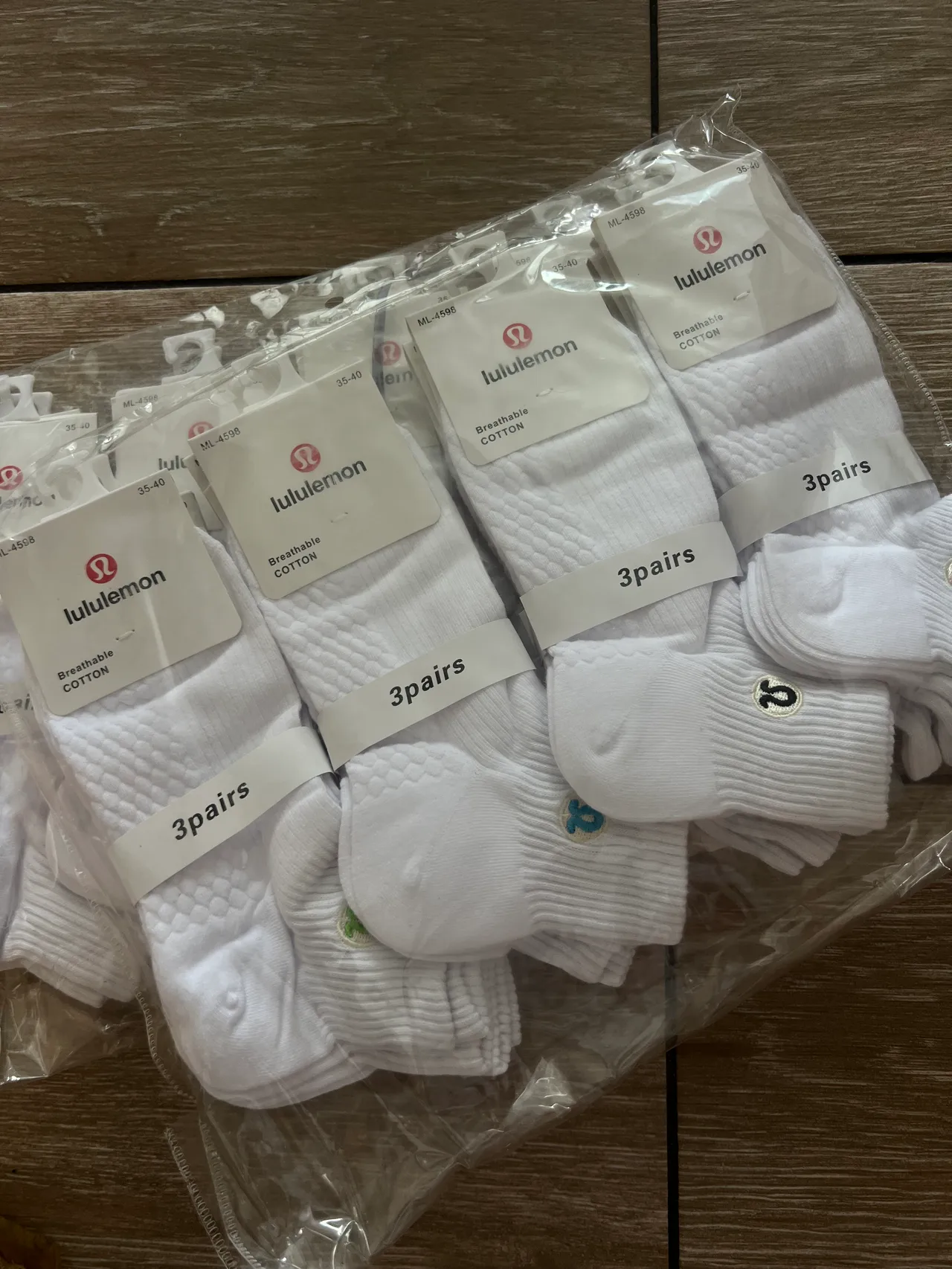 CALCETA BORDADA BLANCA LULULEMON